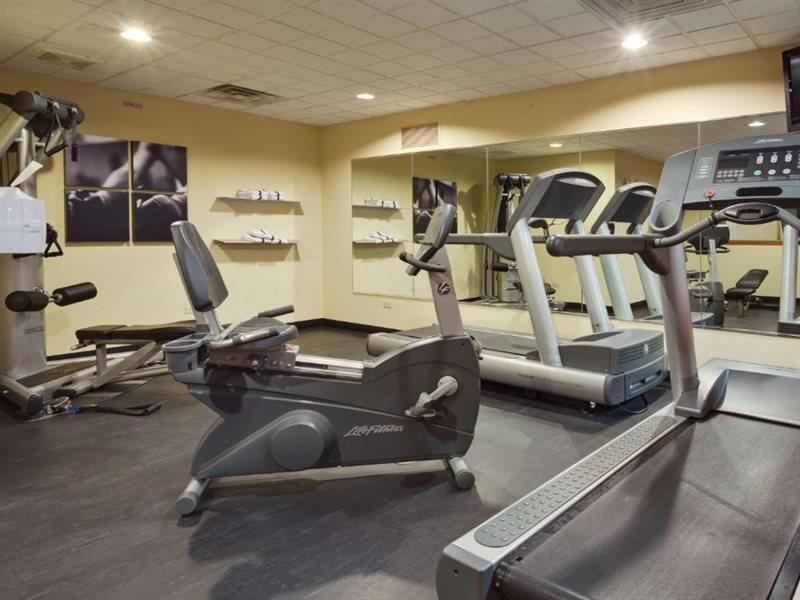 Country & By Radisson, Crystal Lake, Il