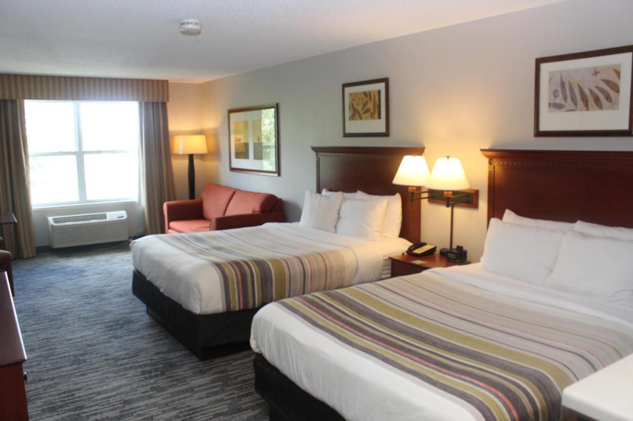 Country & By Radisson, Crystal Lake, Il 3* Crystal Lake