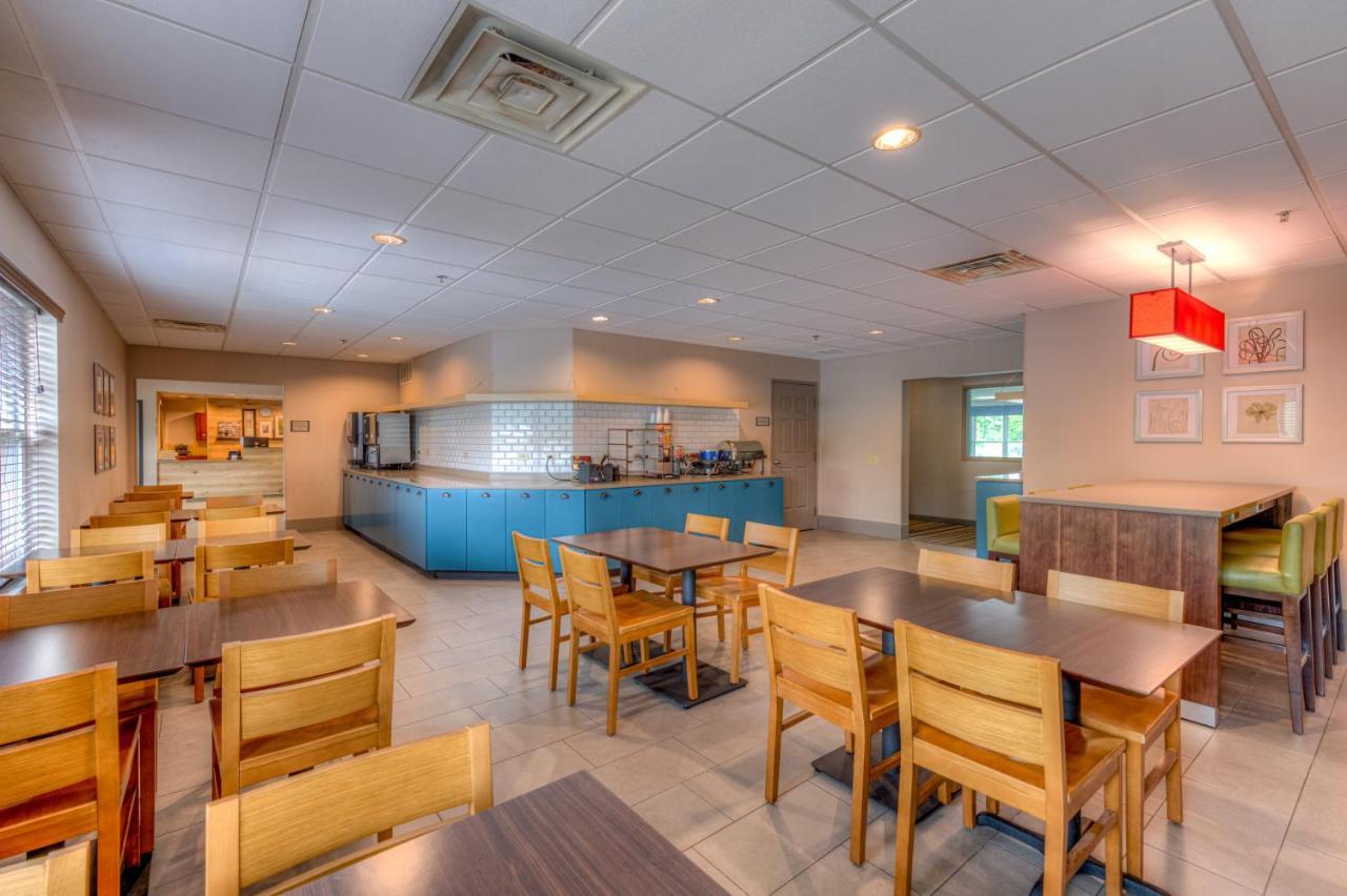 Hotel Country & By Radisson, Crystal Lake, Il 3*