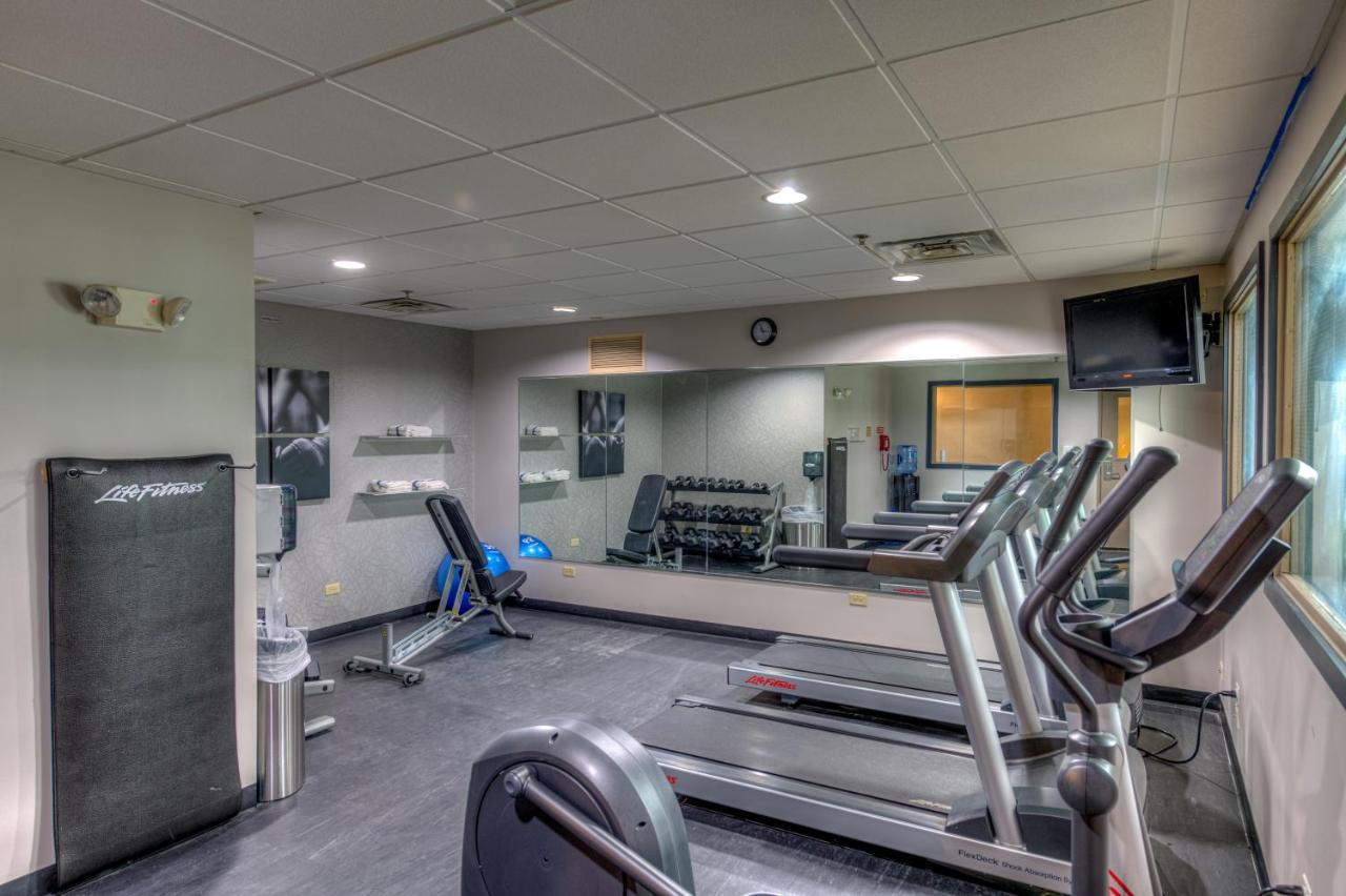 Country & By Radisson, Crystal Lake, Il Hotel 3*