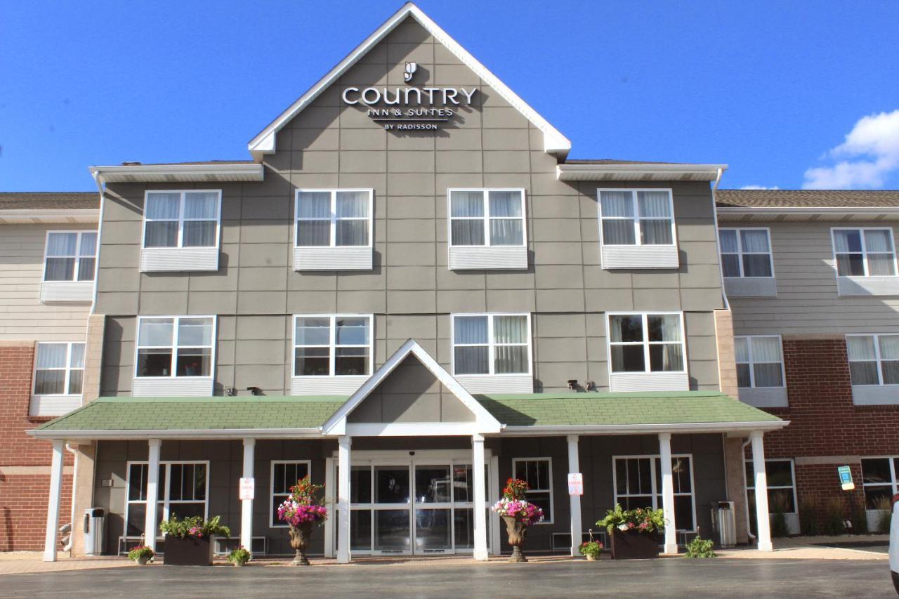 Hotel Country & By Radisson, Crystal Lake, Il Crystal Lake