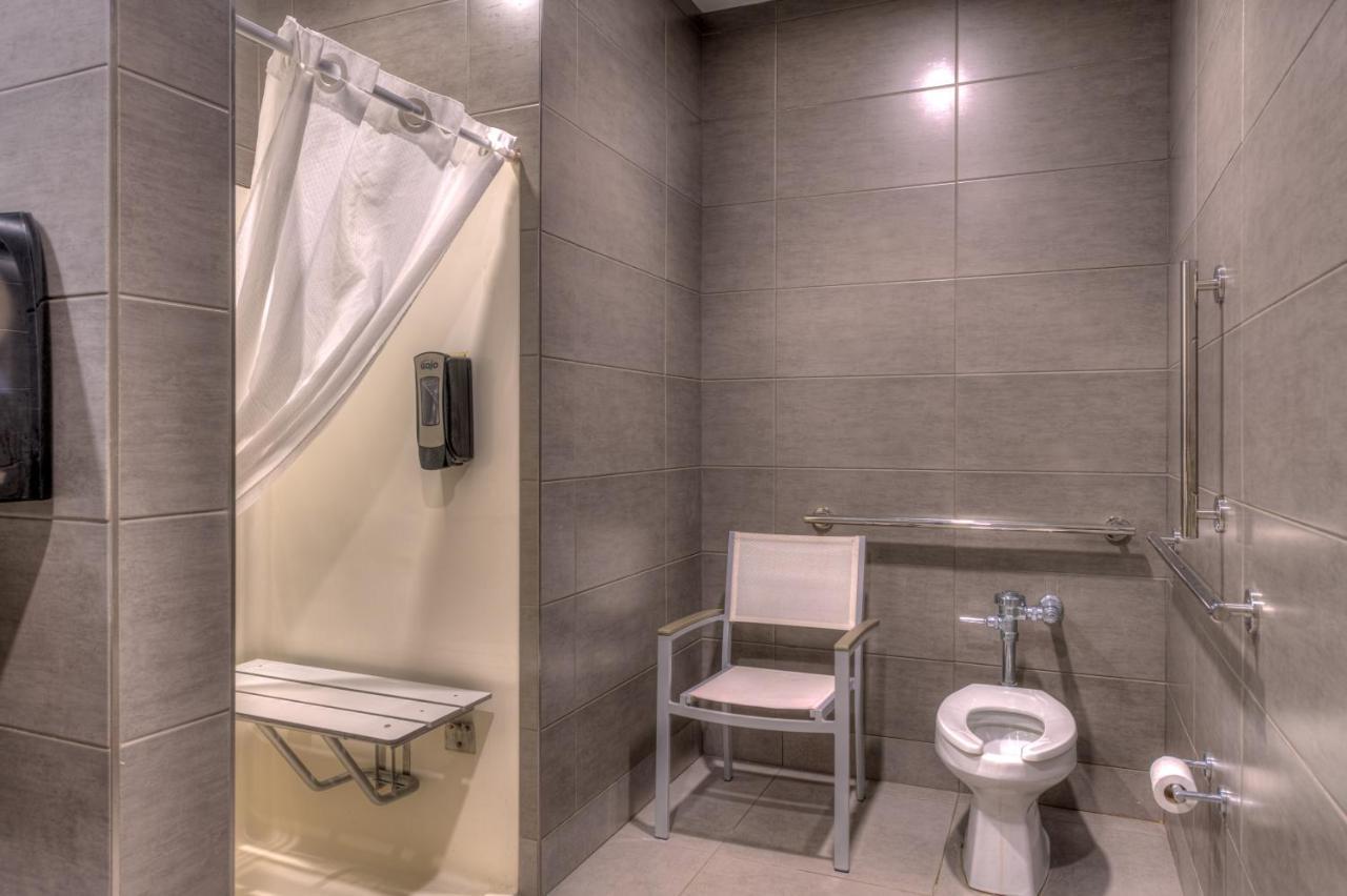 Country & By Radisson, Crystal Lake, Il Hotel 3*