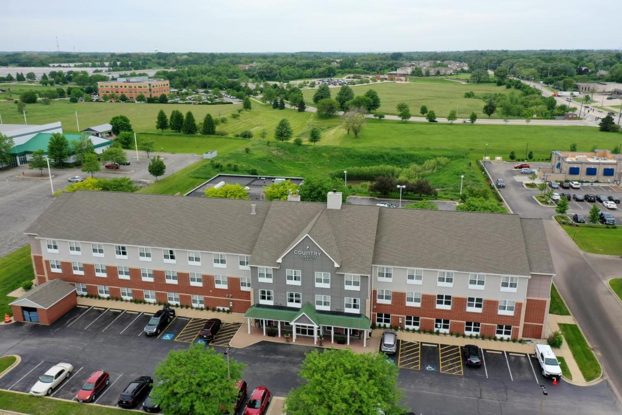 Country & By Radisson, Crystal Lake, Il 3* Crystal Lake
