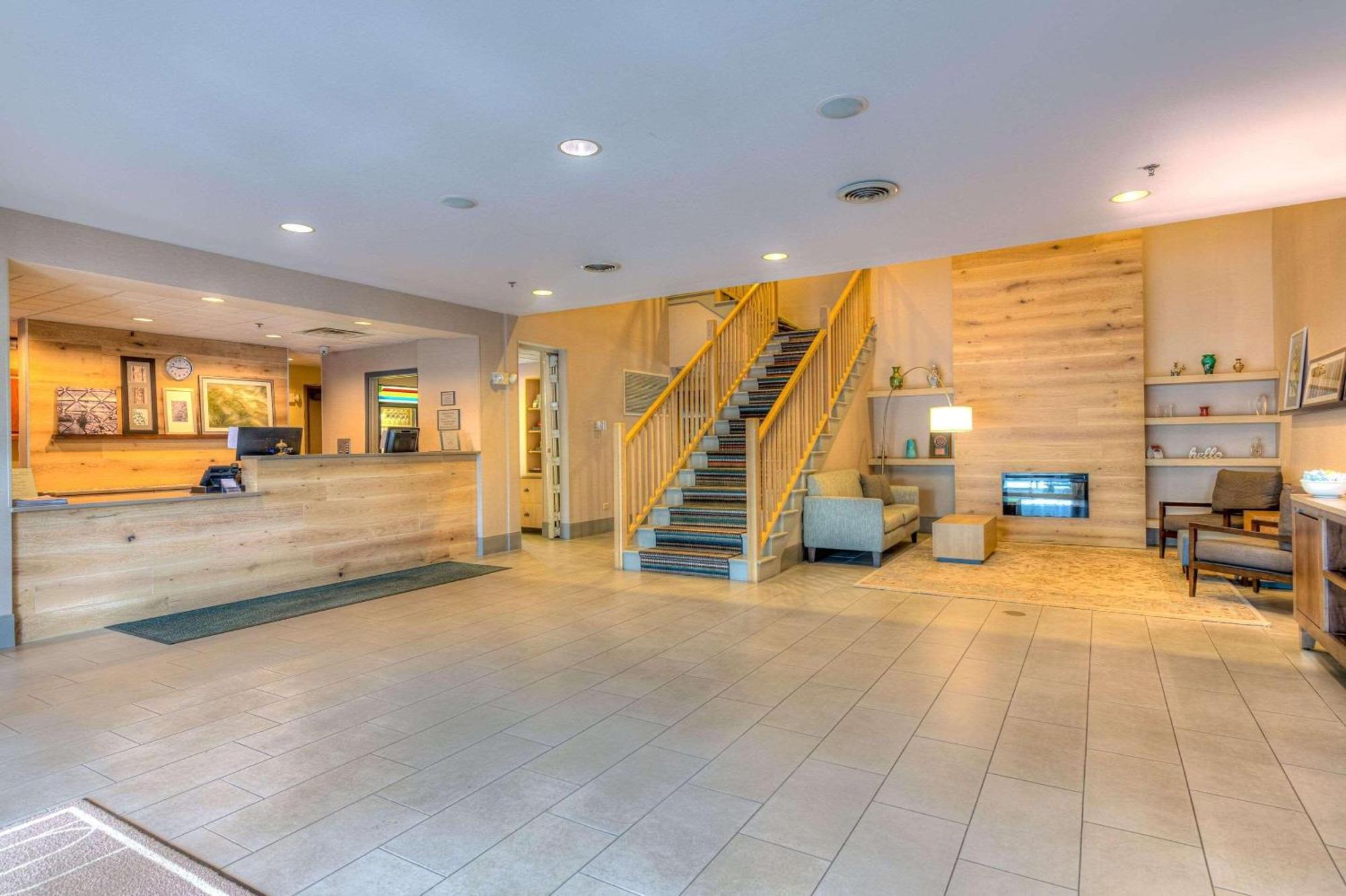 Country & By Radisson, Crystal Lake, Il 3* Crystal Lake