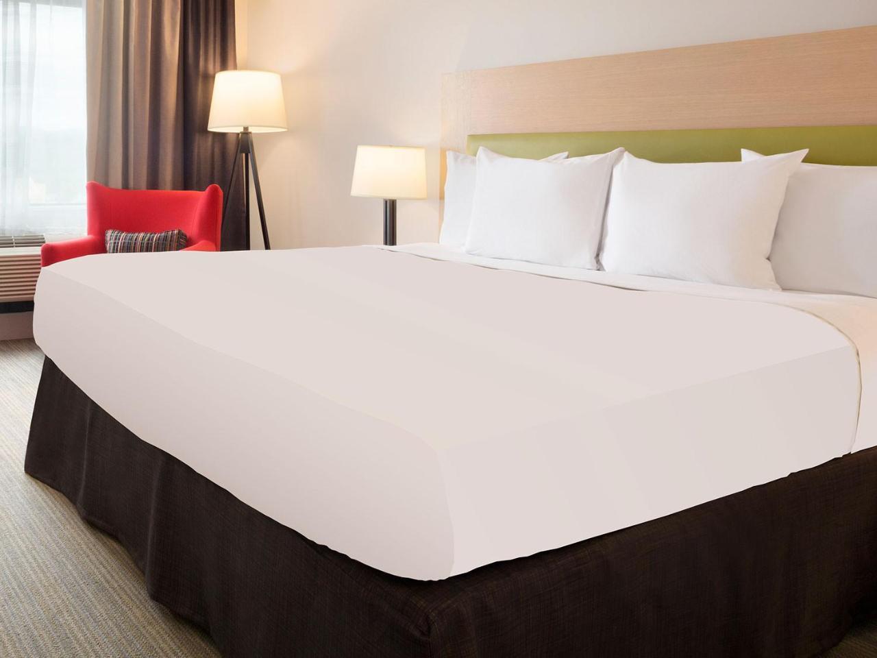 Country & By Radisson, Crystal Lake, Il Hotel 3*